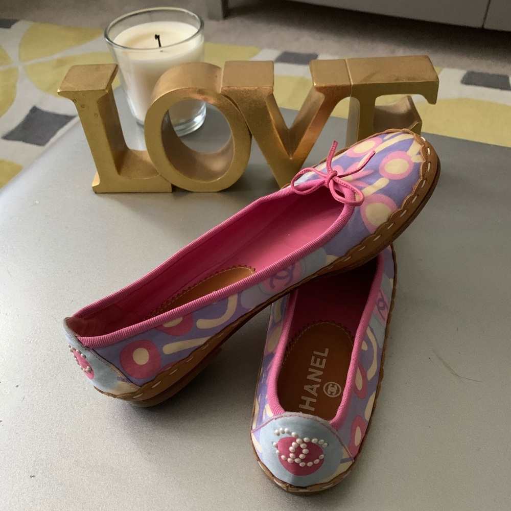 CHANEL FLATS